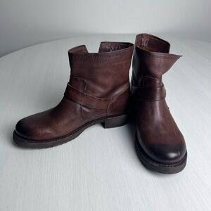 Frye Veronica Short Boots Brown Leather